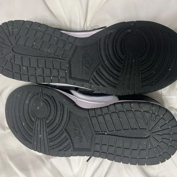 Nike Dunk Low “panda” - Picture 2 of 8